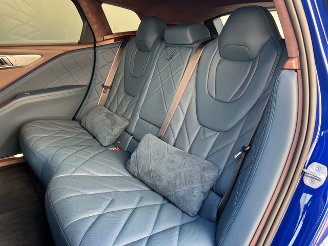 BMW XM 4.4 PHEV 480 kW (653 CV)