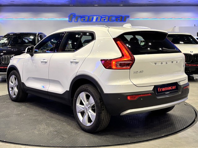 Volvo XC40 T2 Core Auto 95 kW (129 CV)