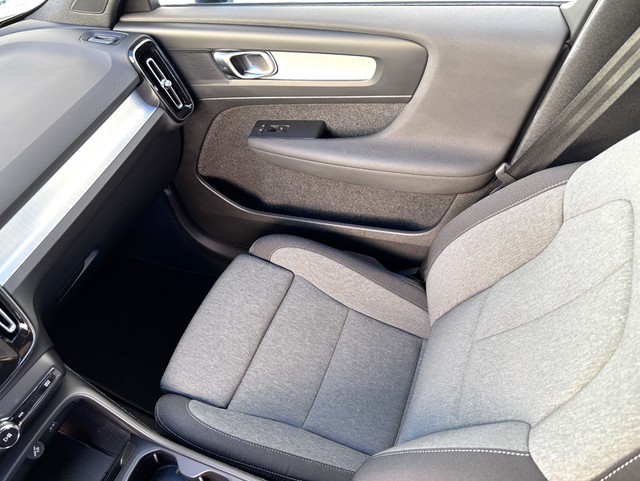 Volvo XC40 T2 Core Auto 95 kW (129 CV)