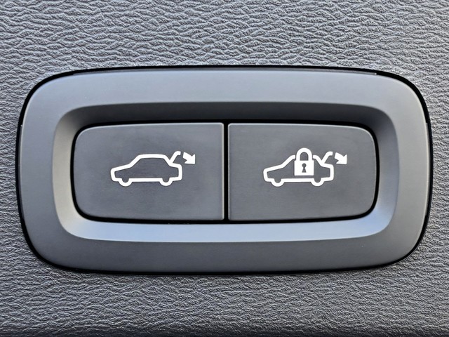 Volvo XC40 T2 Core Auto 95 kW (129 CV)